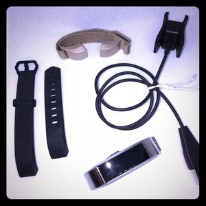 🏃🏻‍♀️Fitbit Alta HR Small + 2 extra bands!!